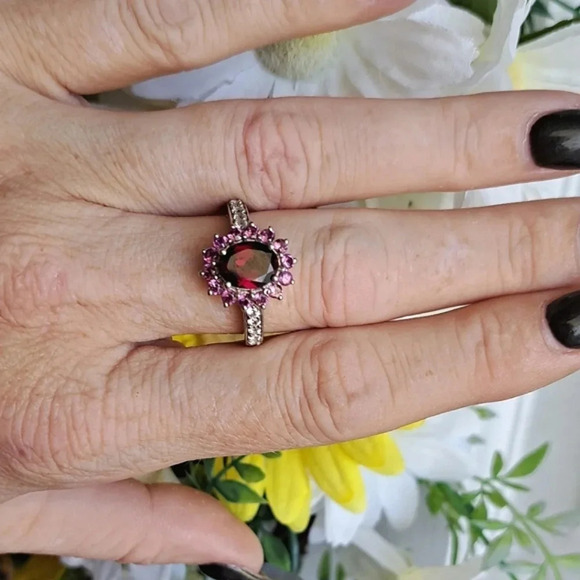 Wine Garnet & Natural White Zircon Sunburst Ring - Picture 5 of 8